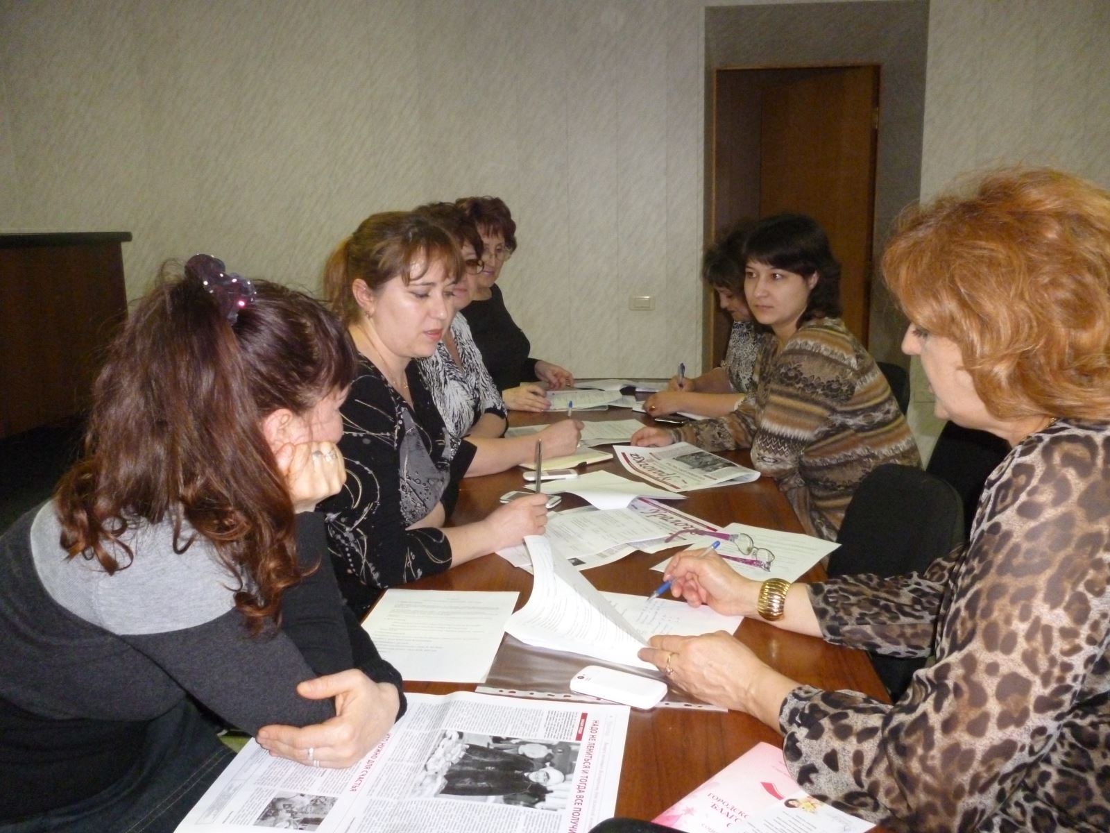 Усзн октябрьского. Заседание женсовета. Документация женсовета. Женсовет за работой. Направления работы женсовета.